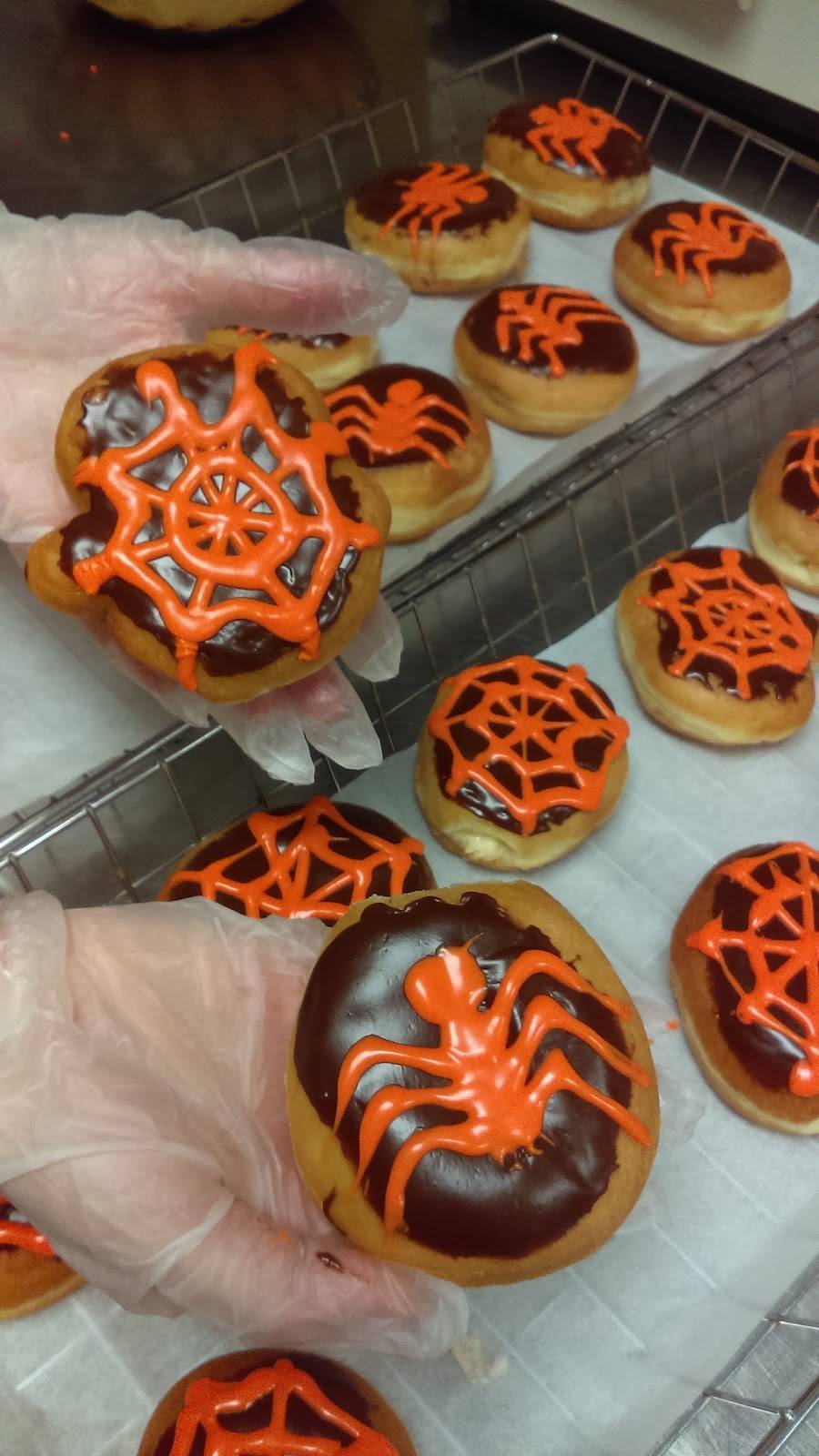 Dunkin | bakery | 13746 SW 56th St, Miami, FL 33175, USA | 3052902490 OR +1 305-290-2490