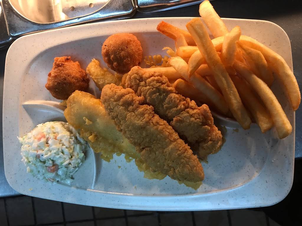 Captain Ds | restaurant | 656 Bush River Rd, Columbia, SC 29210, USA | 8037987482 OR +1 803-798-7482
