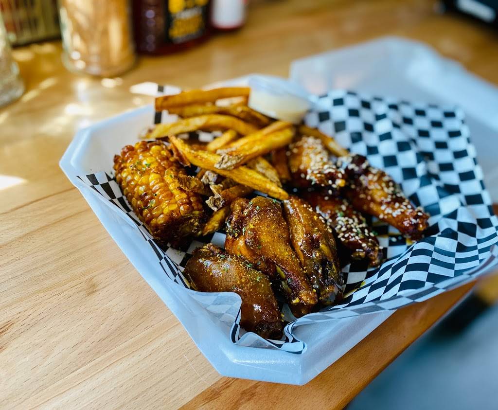 Wingman | restaurant | 5731 Rendon Bloodworth Rd, Fort Worth, TX 76140, USA | 8173954659 OR +1 817-395-4659