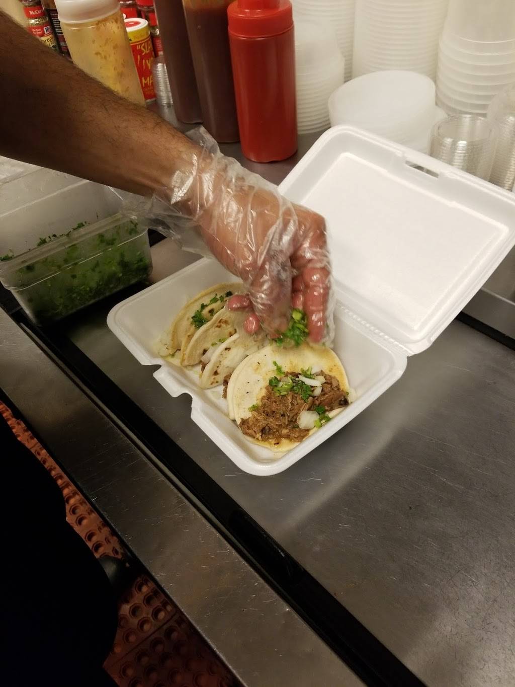 Wood And Time Smokehouse BBQ | restaurant | 400 TX-78, Lavon, TX 75166, USA | 2145851589 OR +1 214-585-1589