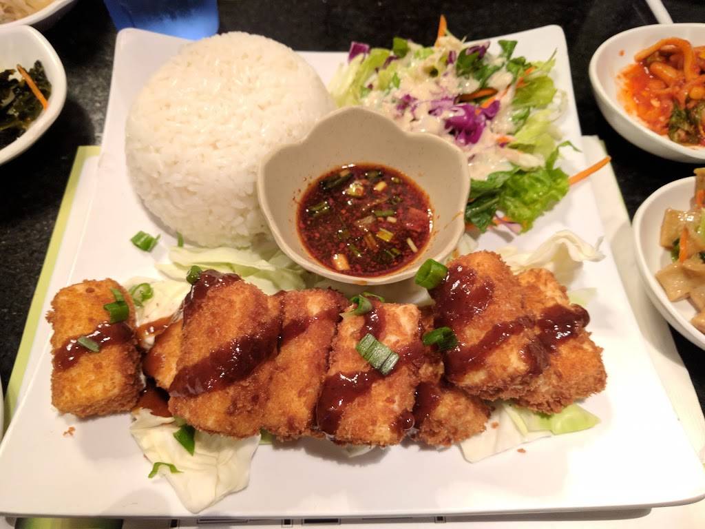 Aura | Japanese, Korean, BBQ | restaurant | 1401 G St, Sacramento, CA 95814, USA | 9169309988 OR +1 916-930-9988