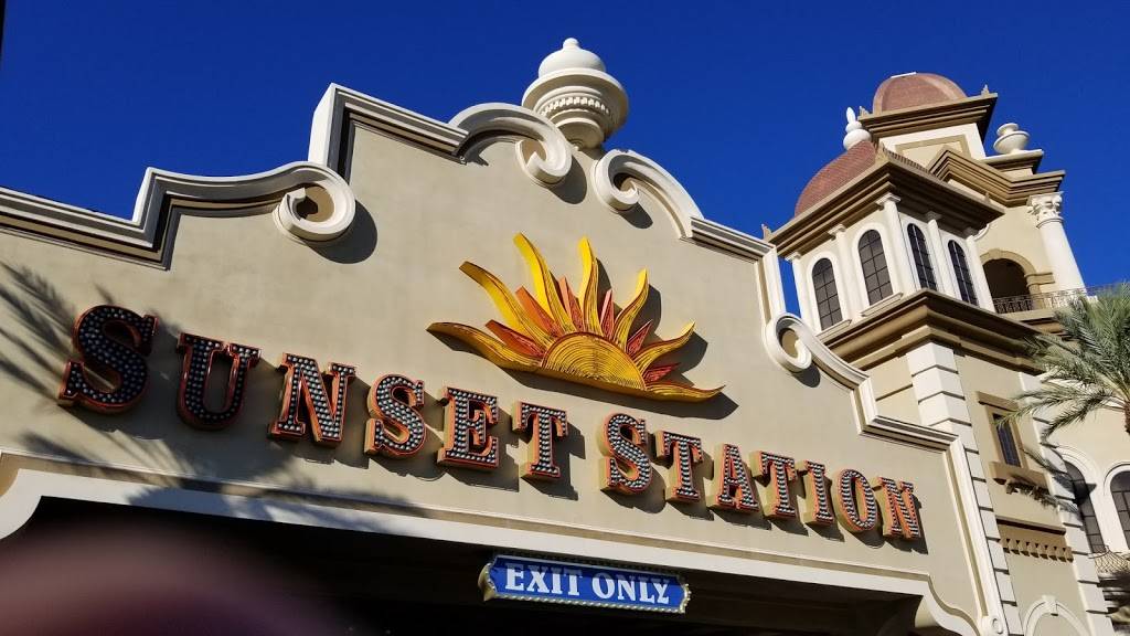 Feast Buffet | restaurant | 1301 W Sunset Rd, Henderson, NV 89014, USA | 7025477825 OR +1 702-547-7825