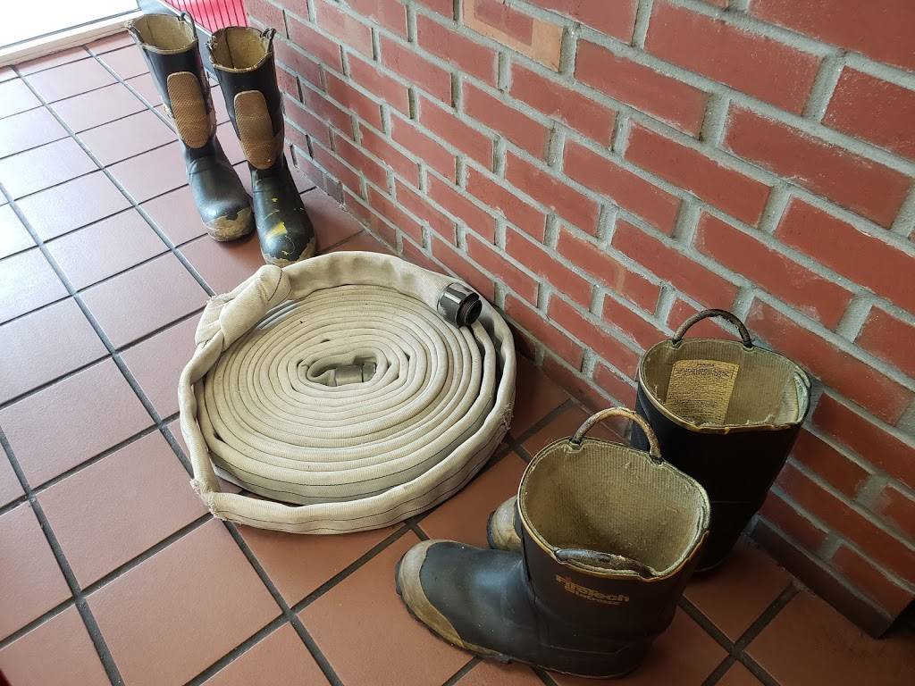 Firehouse Subs | meal delivery | 7091 College Pkwy, Fort Myers, FL 33907, USA | 2393347827 OR +1 239-334-7827