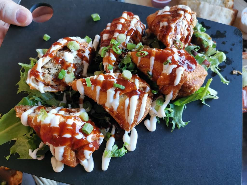 Twiggs Bar & Grill | restaurant | 1207 Essex County Rd 22, Emeryville, ON N0R 1C0, Canada | 5197278704 OR +1 519-727-8704