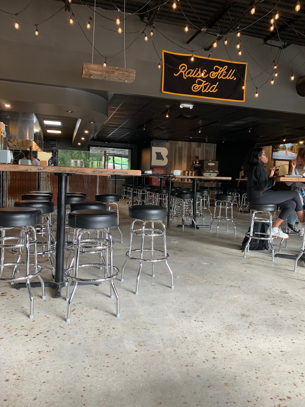 Buds Classic BBQ | restaurant | 304 S 9th St, Columbia, MO 65201, USA | 5737771177 OR +1 573-777-1177