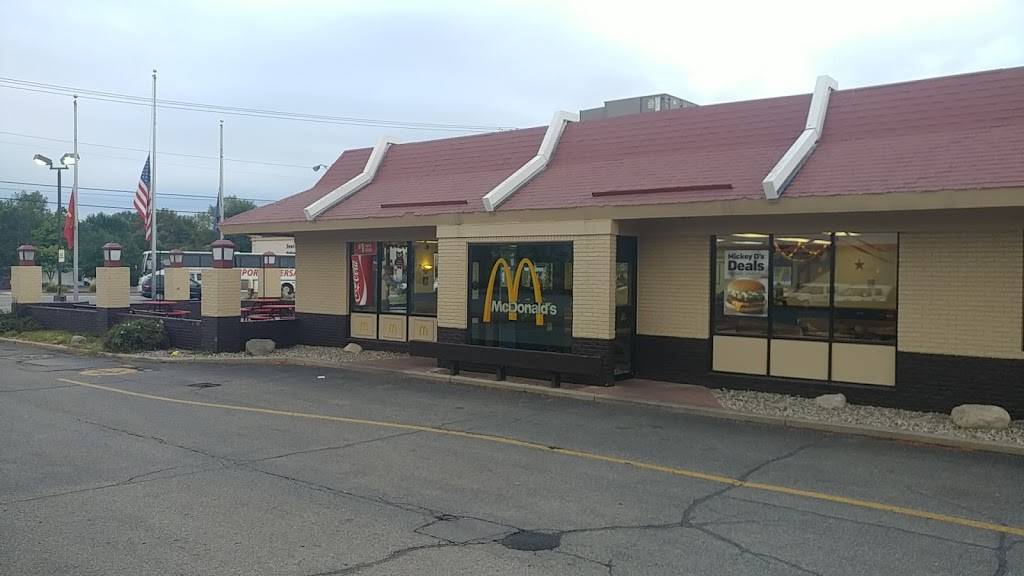 McDonalds | cafe | 3221 Lincoln Way W, South Bend, IN 46628, USA | 5742042558 OR +1 574-204-2558