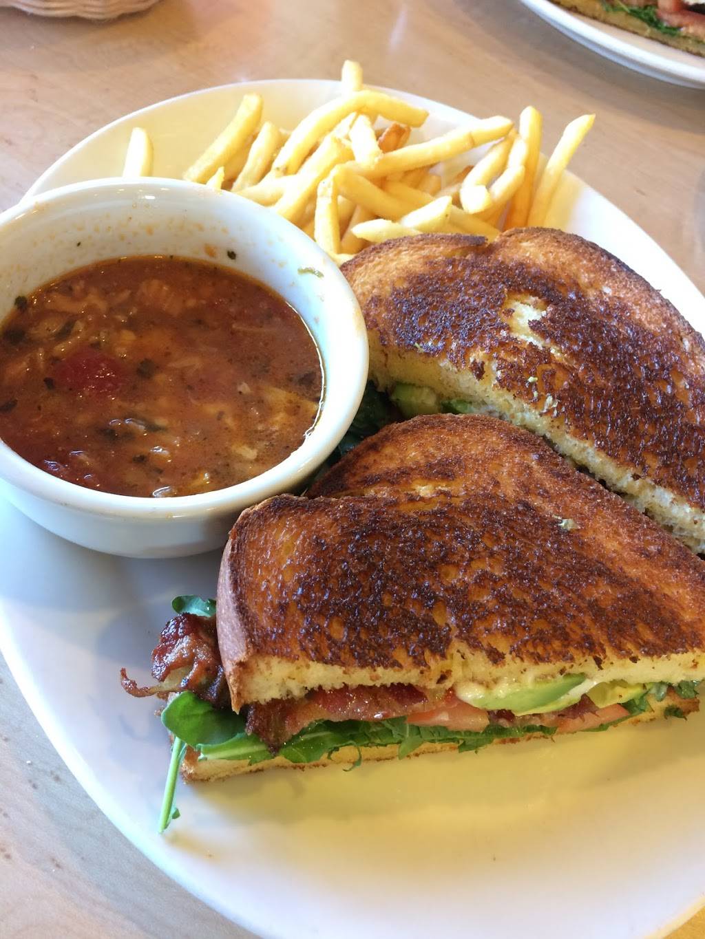 Cocos Bakery Restaurant | restaurant | 2501 Via Campo, Montebello, CA 90640, USA | 3237284690 OR +1 323-728-4690