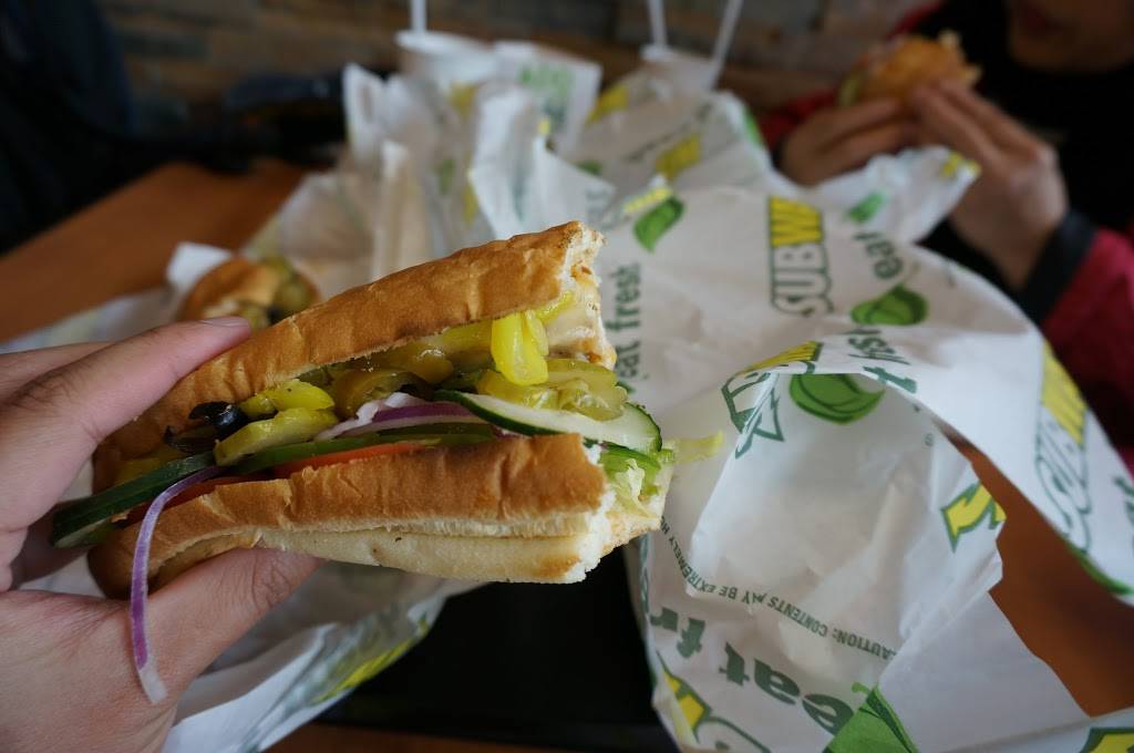 Subway Restaurants | restaurant | 2675 Geary Blvd E-103, San Francisco, CA 94118, USA | 4155677823 OR +1 415-567-7823