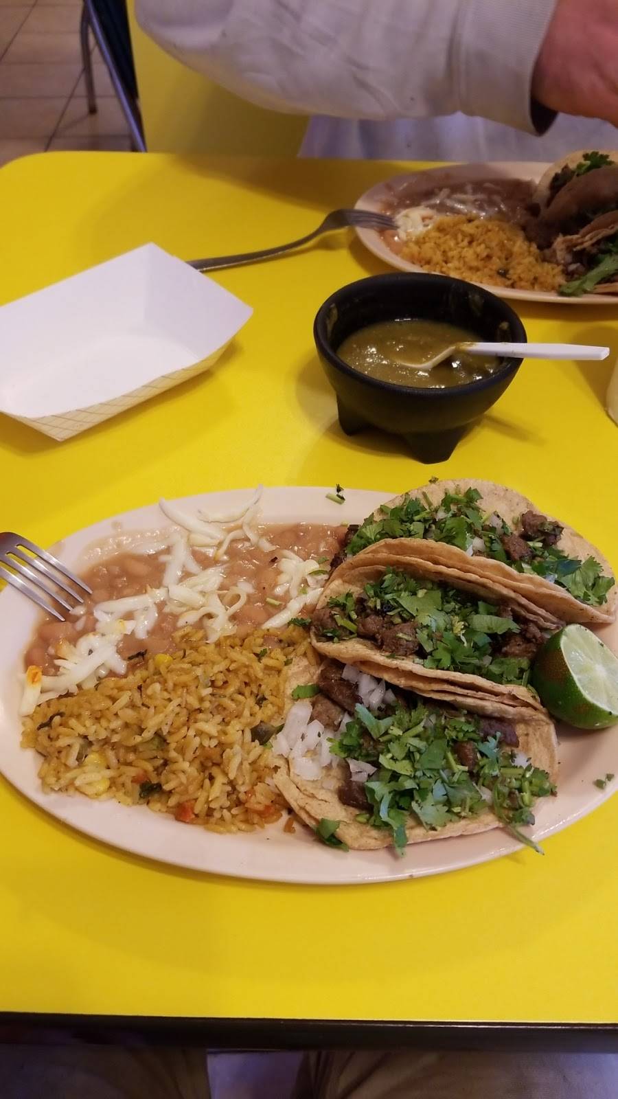 Taqueria El Amigo | restaurant | 2042 S Afton Rd, Beloit, WI 53511, USA | 6083654497 OR +1 608-365-4497