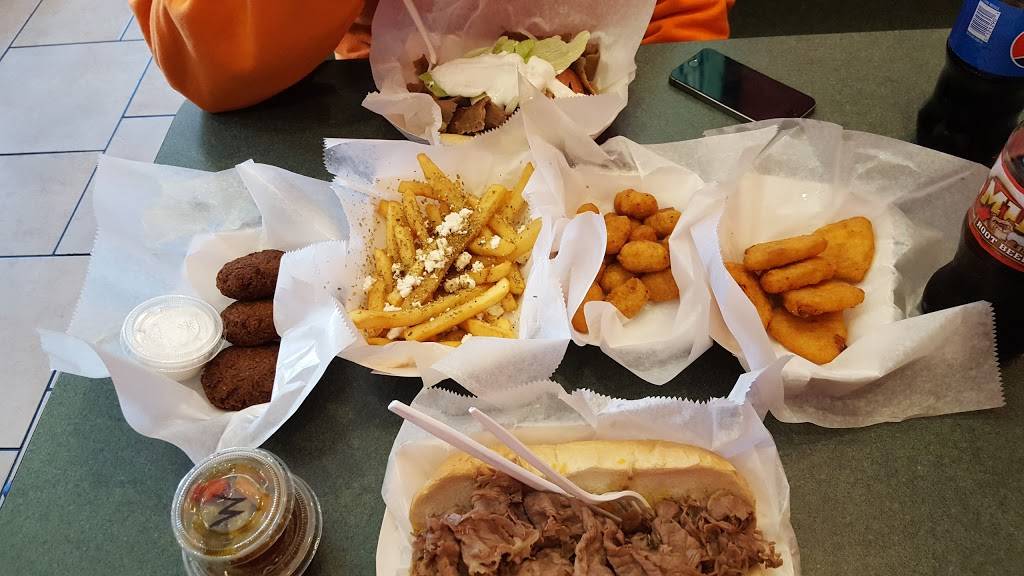 Kentro Gyros | restaurant | 229 N Washington St, Green Bay, WI 54301, USA | 9208840990 OR +1 920-884-0990