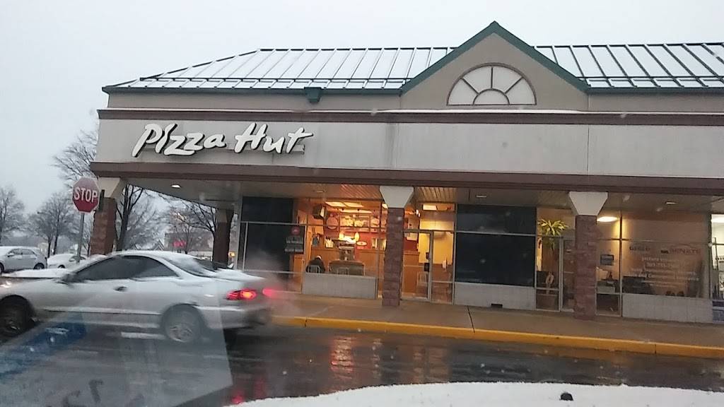 Pizza Hut | restaurant | 5688 & 5690 Silver Hill Rd #A01-A02, District Heights, MD 20747, USA | 3019676600 OR +1 301-967-6600