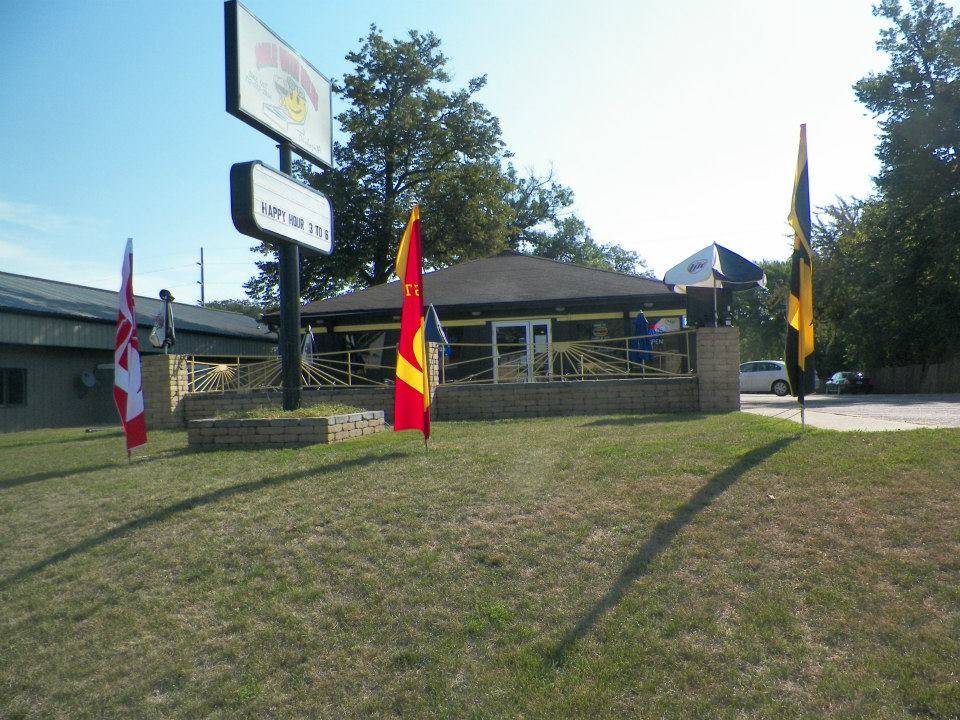 Miles Inn Okoboji | restaurant | 264 US-71, Arnolds Park, IA 51331, USA | 7123322934 OR +1 712-332-2934