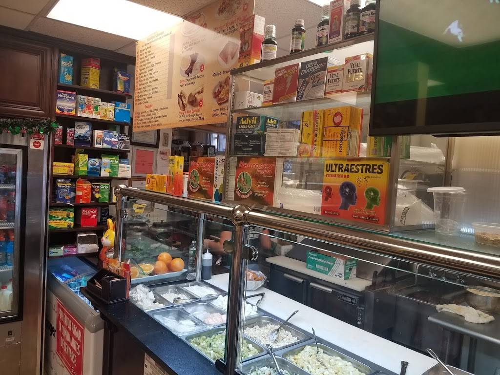 La Familia Deli & Restaurant | restaurant | 312 N Main St, Freeport, NY 11520, USA | 5166889886 OR +1 516-688-9886