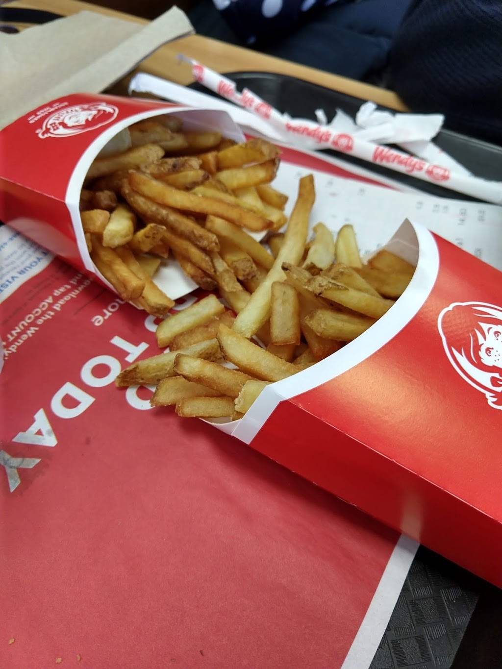 Wendys | restaurant | 14445 Brookfield Tower Dr, Chantilly, VA 20151, USA | 7038029331 OR +1 703-802-9331