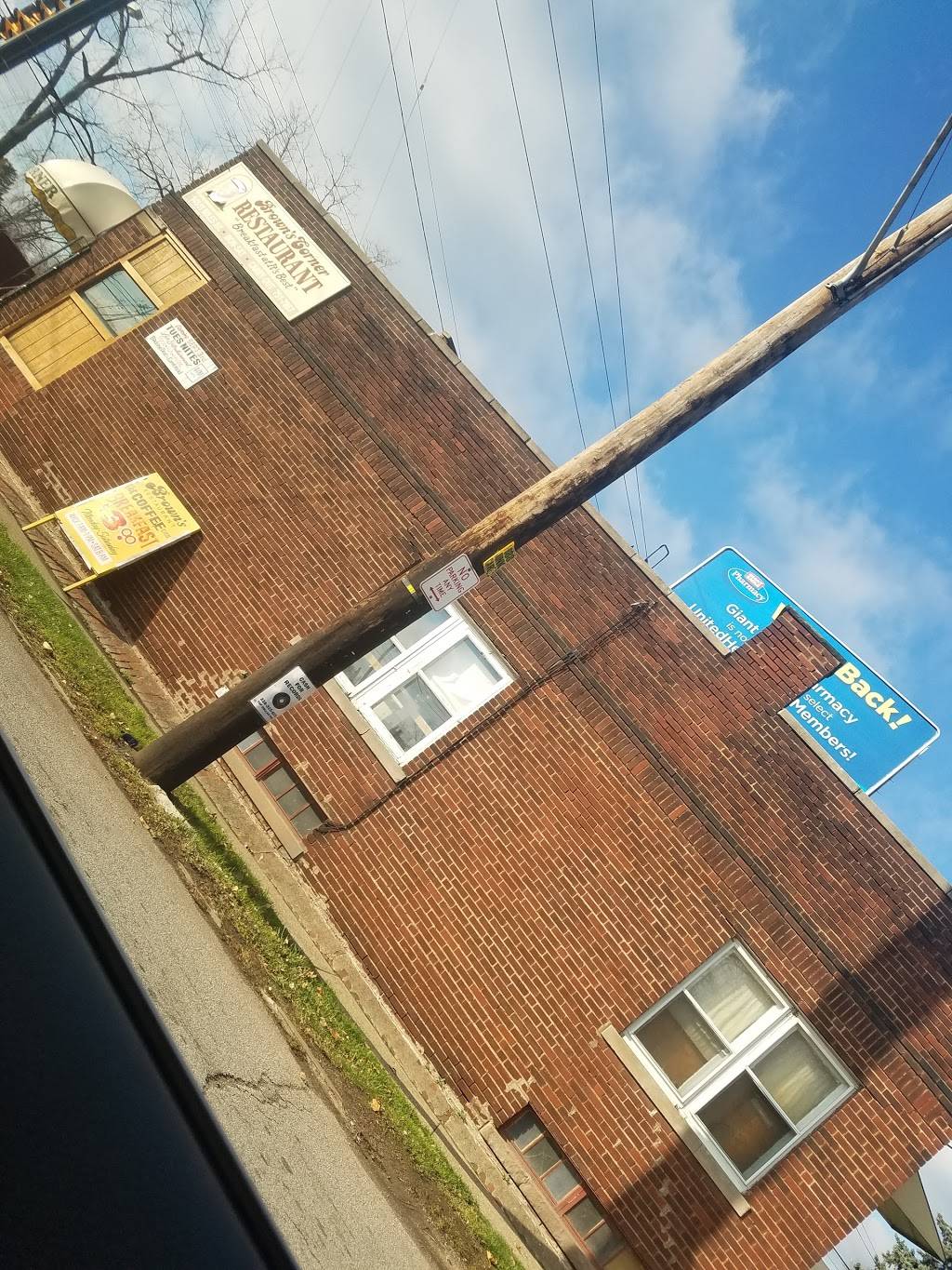 Browns Corner Restaurant | restaurant | 14511 Miles Ave, Cleveland, OH 44128, USA | 2167517867 OR +1 216-751-7867