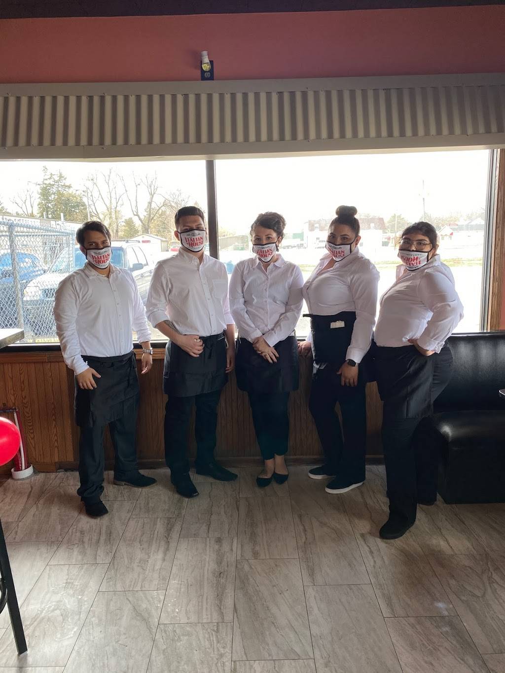 The Italian House | restaurant | 1106 Army Post Rd, Des Moines, IA 50315, USA | 5156306755 OR +1 515-630-6755