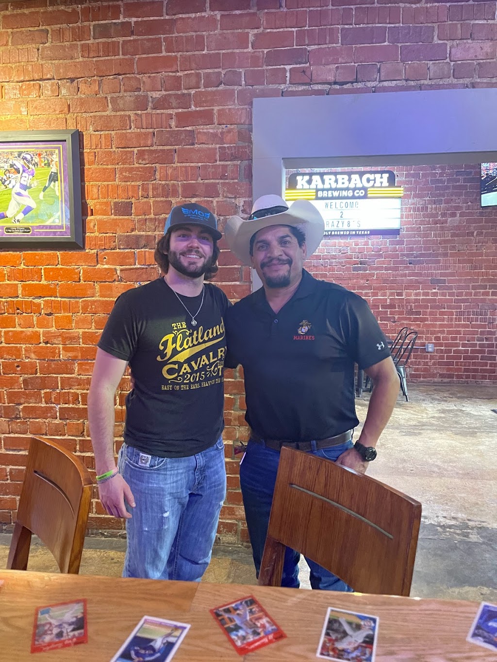 Crazy 8´s Sports Bar & Grill | restaurant | 306 N Oak Ave, Mineral Wells, TX 76067, USA | 9404529055 OR +1 940-452-9055