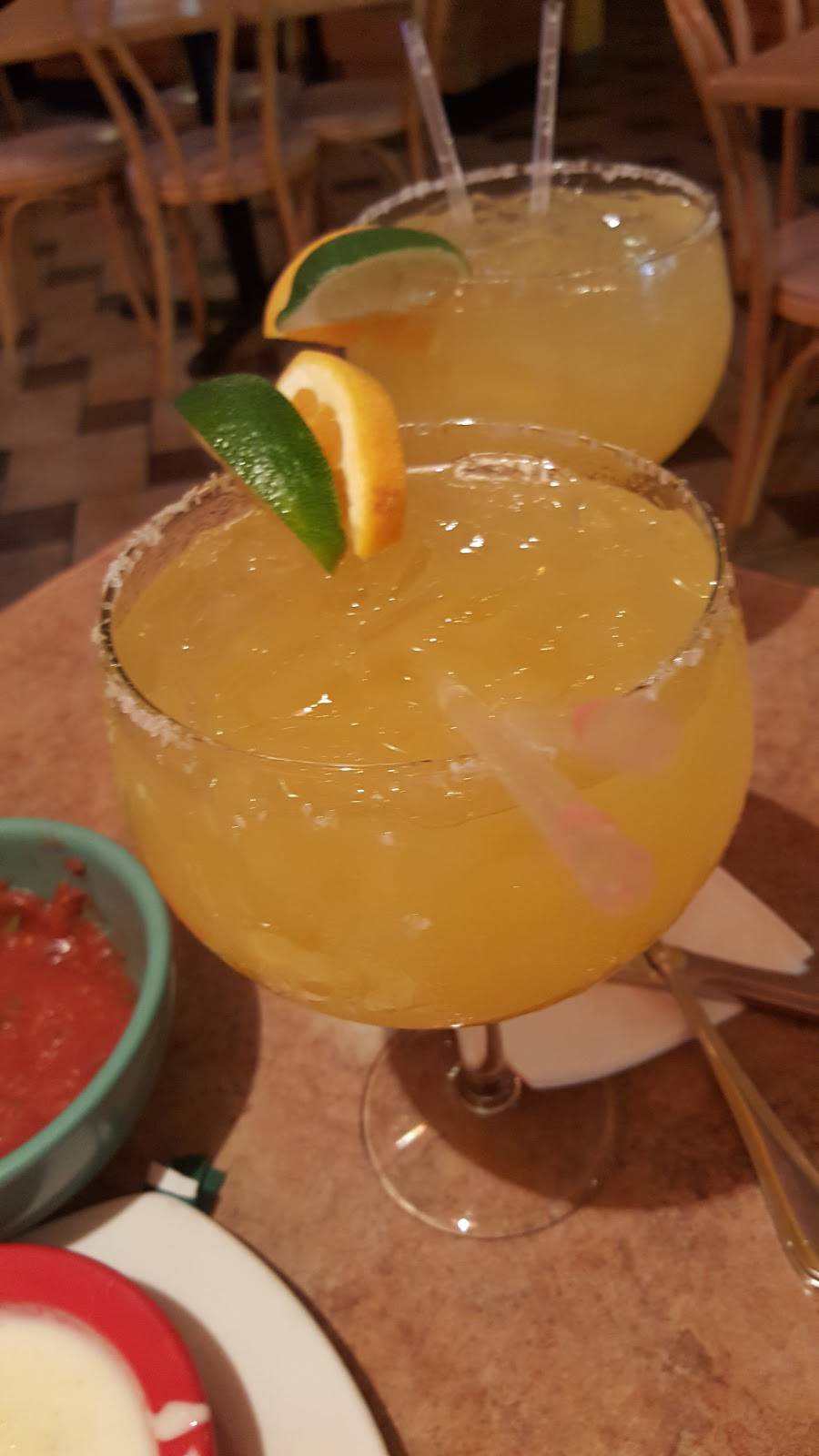 Guads Restaurante | restaurant | 509 Hilltop Plaza, Virginia Beach, VA 23454, USA | 7574911613 OR +1 757-491-1613