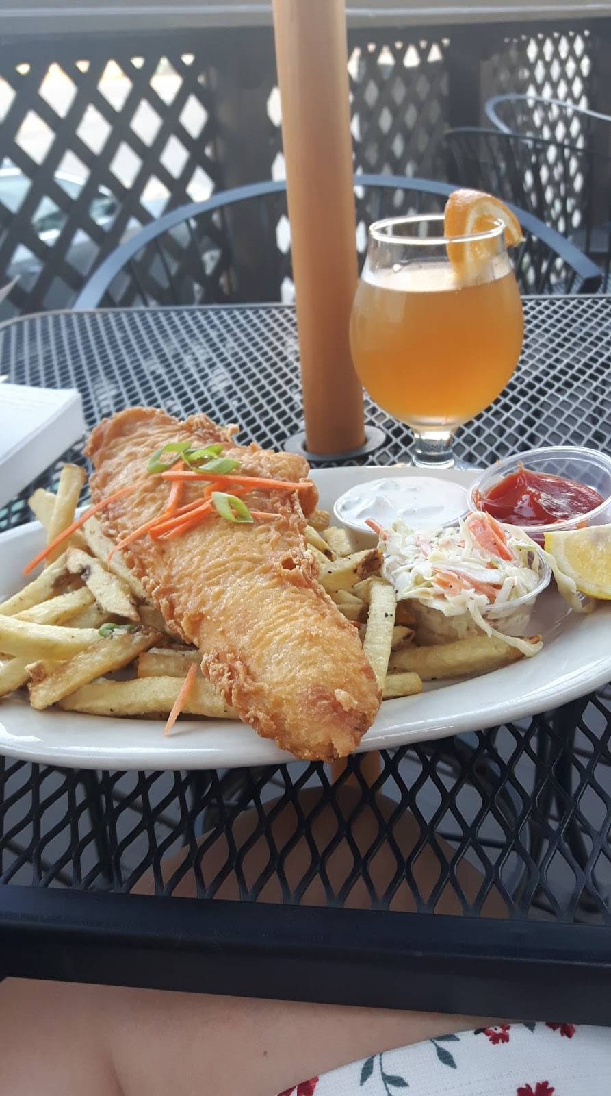 Moogs Restaurant | restaurant | 97 Portland St, Morristown, VT 05661, USA | 8028518225 OR +1 802-851-8225