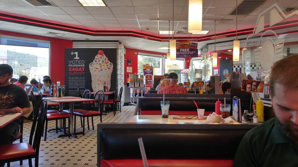 Steak n Shake | restaurant | 1250 W Walnut Avenue, Dalton, GA 30720, USA | 7062723300 OR +1 706-272-3300