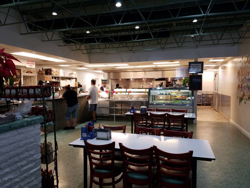 Rocky & Carlos Restaurant & Bar | restaurant | 613 W St Bernard Hwy, Chalmette, LA 70043, USA | 5042798323 OR +1 504-279-8323