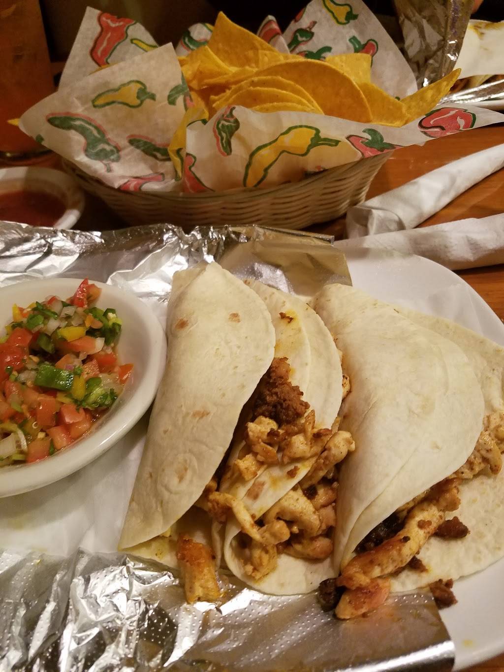 Lolas | restaurant | 3025 Old Forest Rd, Lynchburg, VA 24501, USA | 4343851600 OR +1 434-385-1600