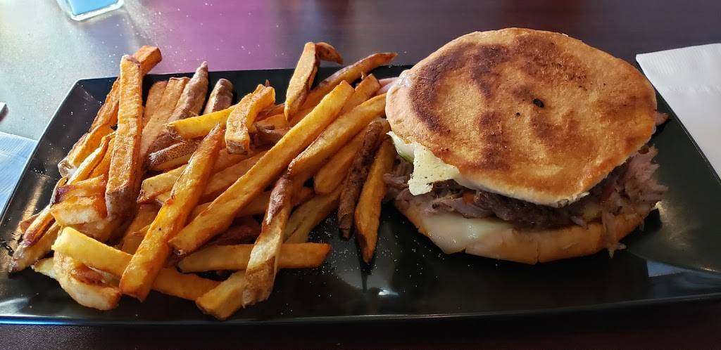 Big Ds Newton Grill | restaurant | 327 Milton Blvd, Newton Falls, OH 44444, USA | 3308723150 OR +1 330-872-3150