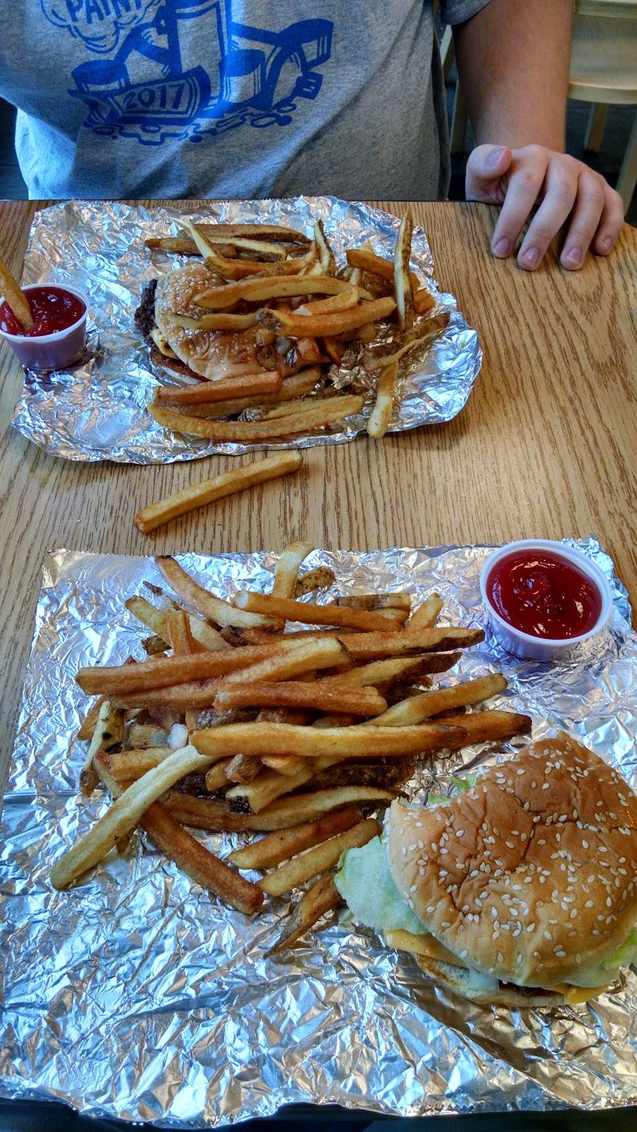 Five Guys | meal takeaway | 8540 S 71st St, Papillion, NE 68133, USA | 4025960000 OR +1 402-596-0000