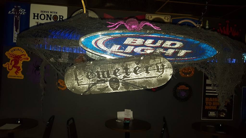 OTs Bar | restaurant | 9212 St Charles Rock Rd, Breckenridge Hills, MO 63114, USA | 3144269993 OR +1 314-426-9993