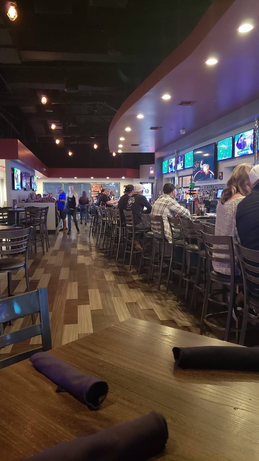 HQ Bar And Grill | restaurant | 16041 N Arrowhead Fountains Center Dr, Peoria, AZ 85382, USA | 6235475577 OR +1 623-547-5577