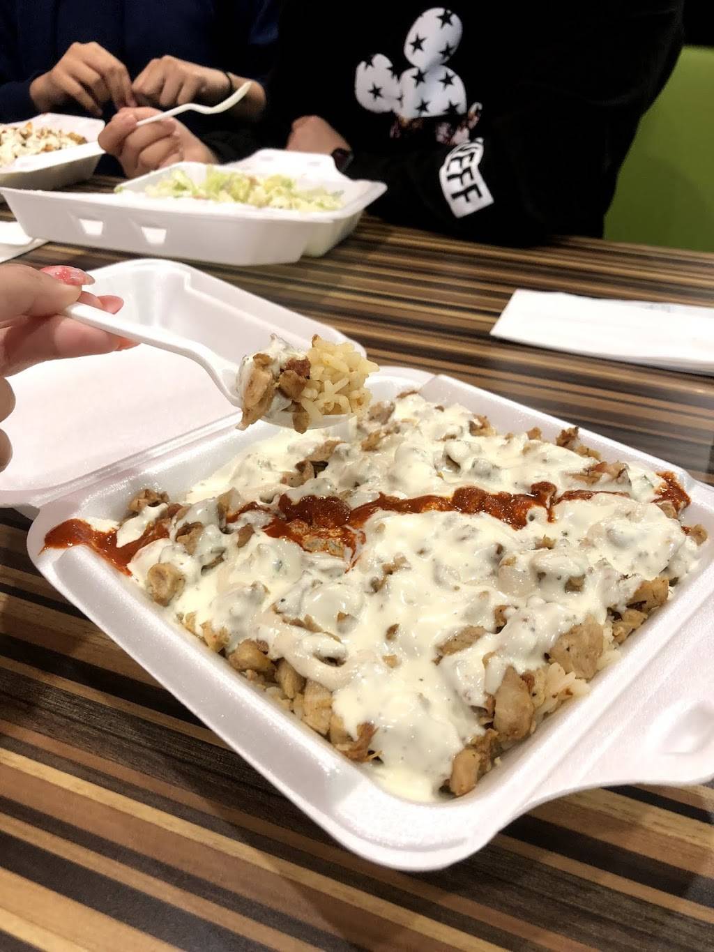 Lazeez Shawarma | restaurant | 660 Eglinton Ave W, Mississauga, ON L5R 3V2, Canada | 9055011888 OR +1 905-501-1888