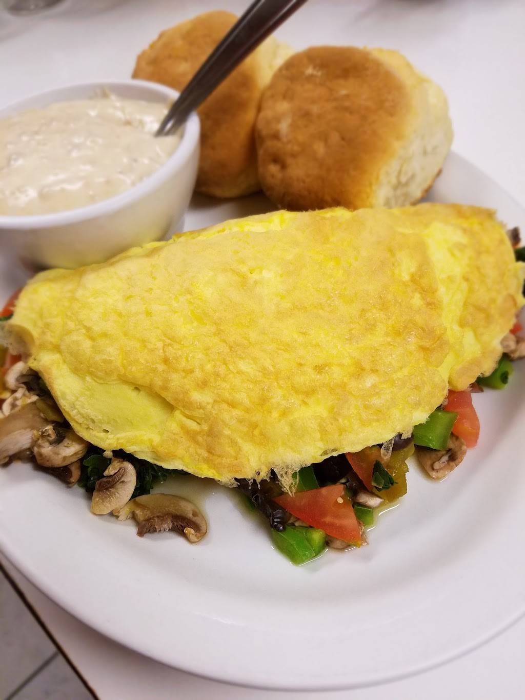 The Bomber Restaurant & Catering Co. | restaurant | 13515 SE McLoughlin Blvd, Portland, OR 97222, USA | 5036599306 OR +1 503-659-9306