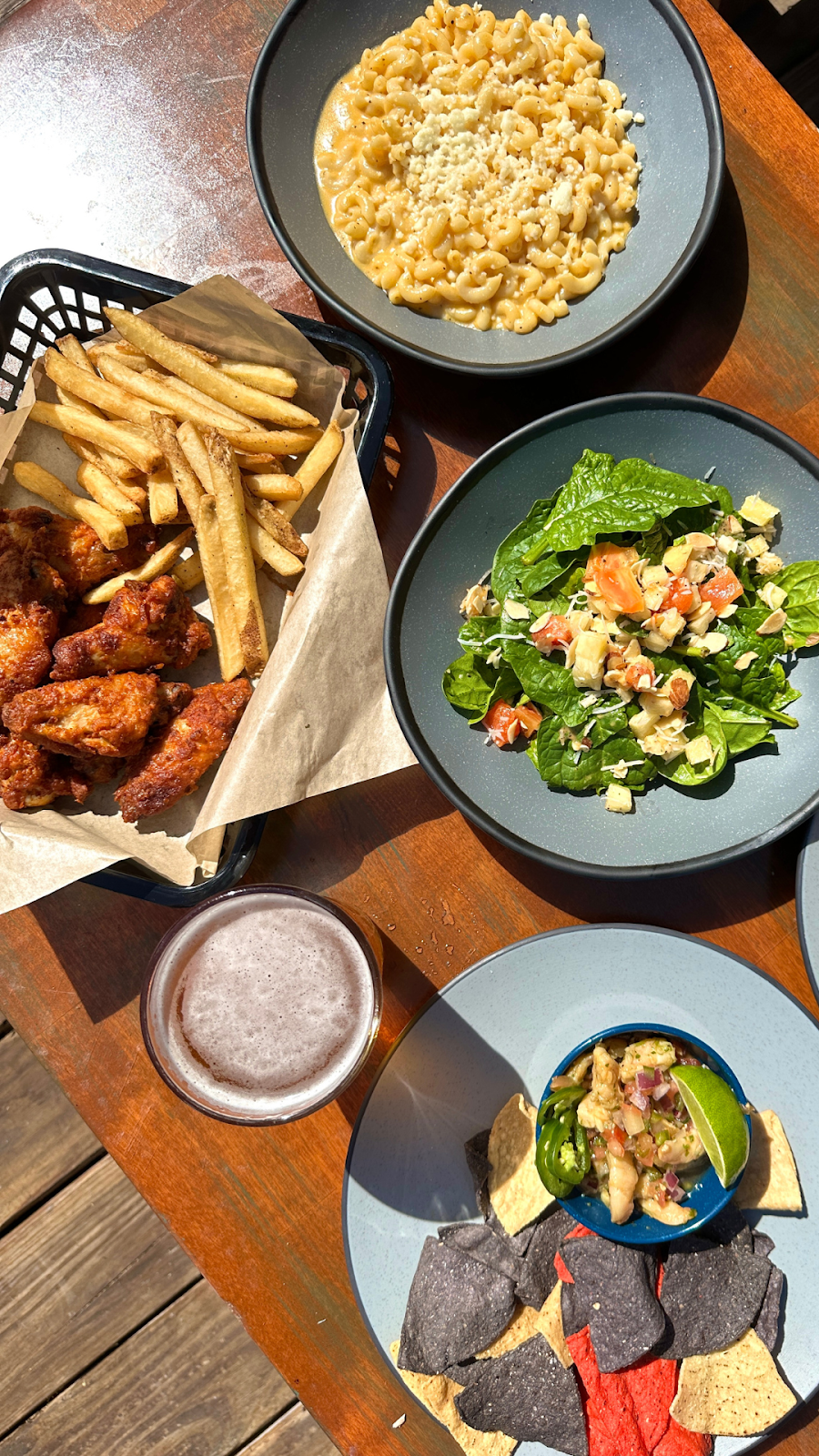 Macs Place | restaurant | 1605 N Roosevelt Blvd, Key West, FL 33040, USA | 3055043648 OR +1 305-504-3648