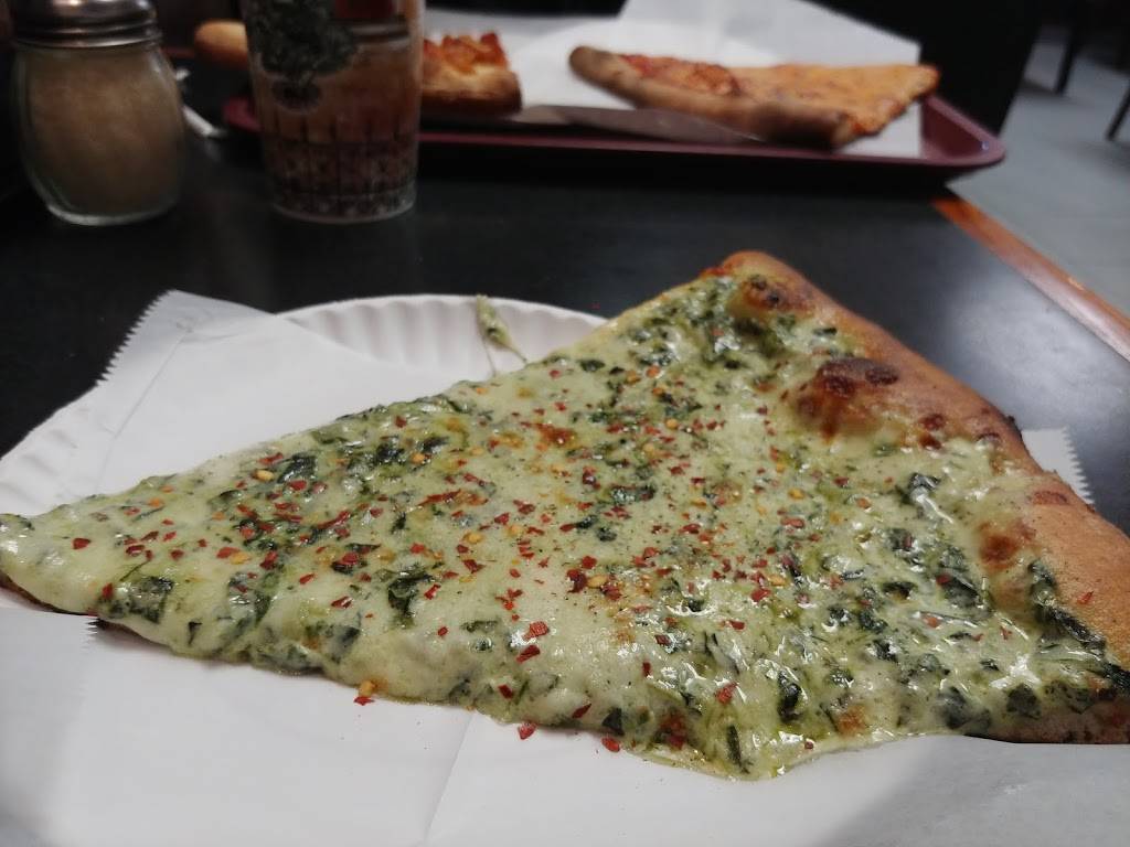 Gigis Pizza | restaurant | 673 Hillside Avenue, New Hyde Park, NY 11040, USA | 5163267879 OR +1 516-326-7879