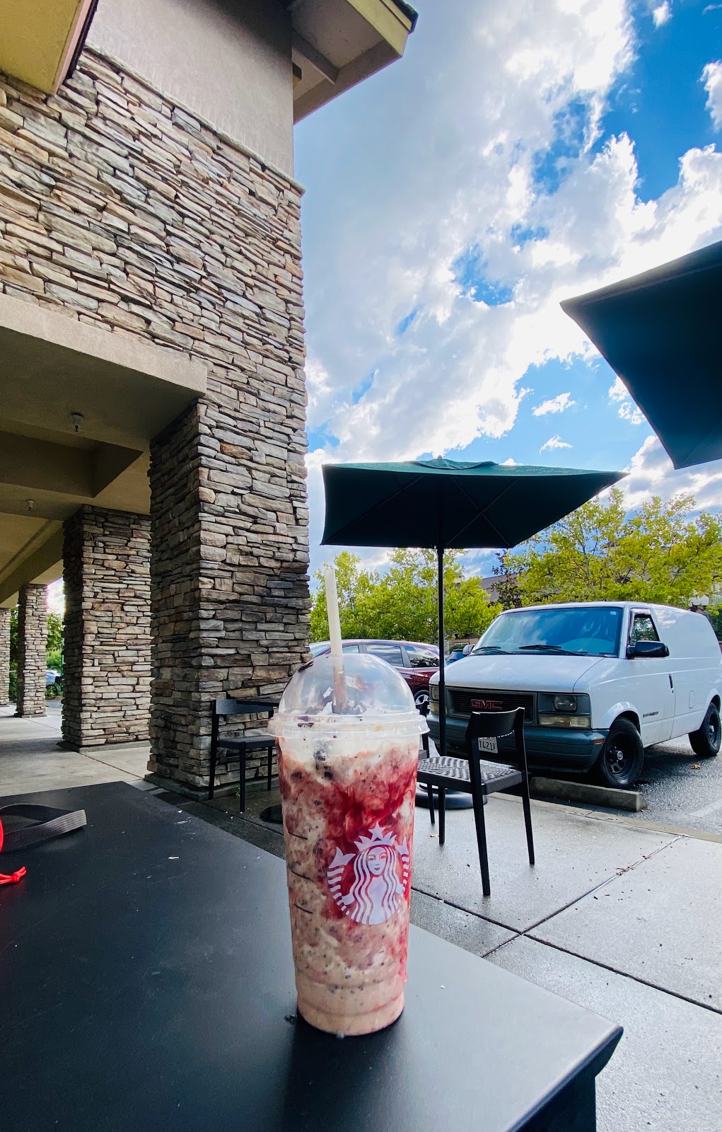 Starbucks | cafe | Plaza Retail Center, 1212 Airport Park Blvd, Ukiah, CA 95482, USA | 7074679637 OR +1 707-467-9637