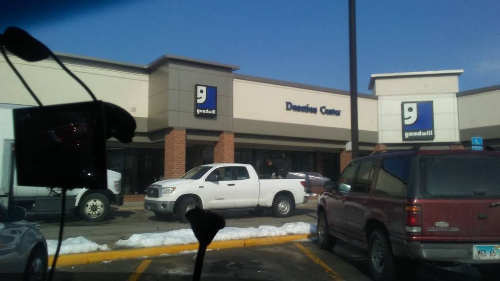 Westchester Commons | shopping mall | 3001-3075 S Wolf Rd, Westchester, IL 60154, USA | 6306452800 OR +1 630-645-2800