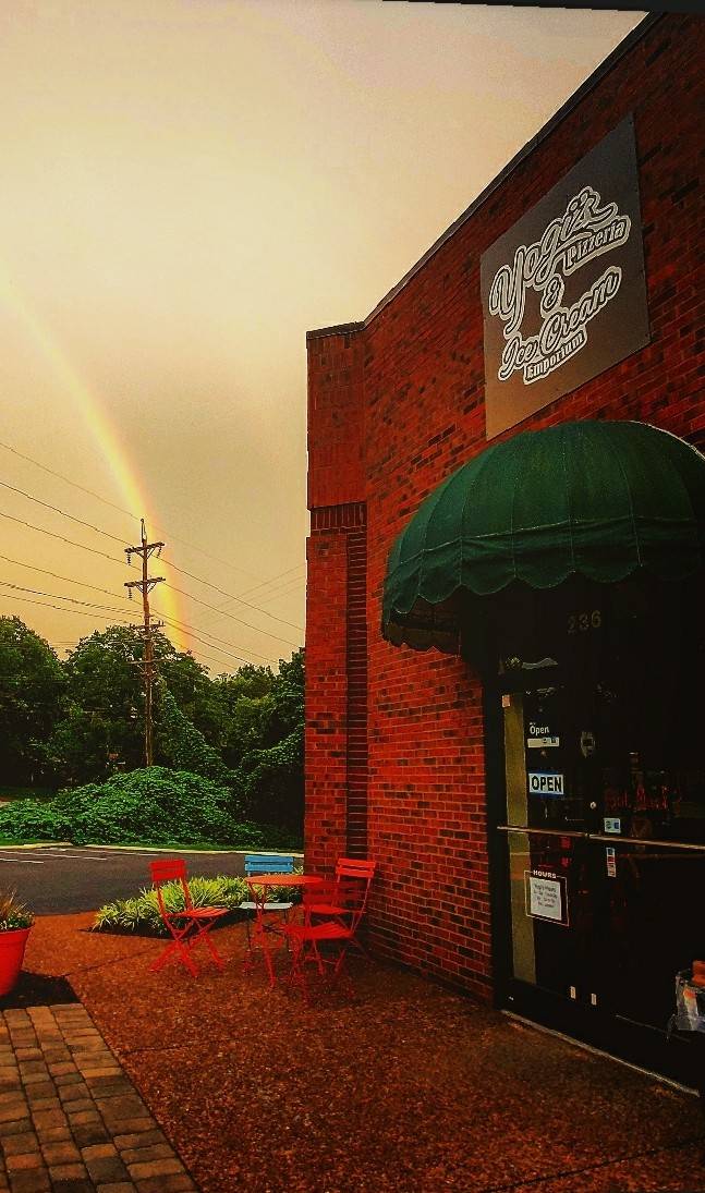 Yogis Pizzeria | restaurant | 4825 Trousdale Dr Suite 236, Nashville, TN 37220, USA | 6158337200 OR +1 615-833-7200