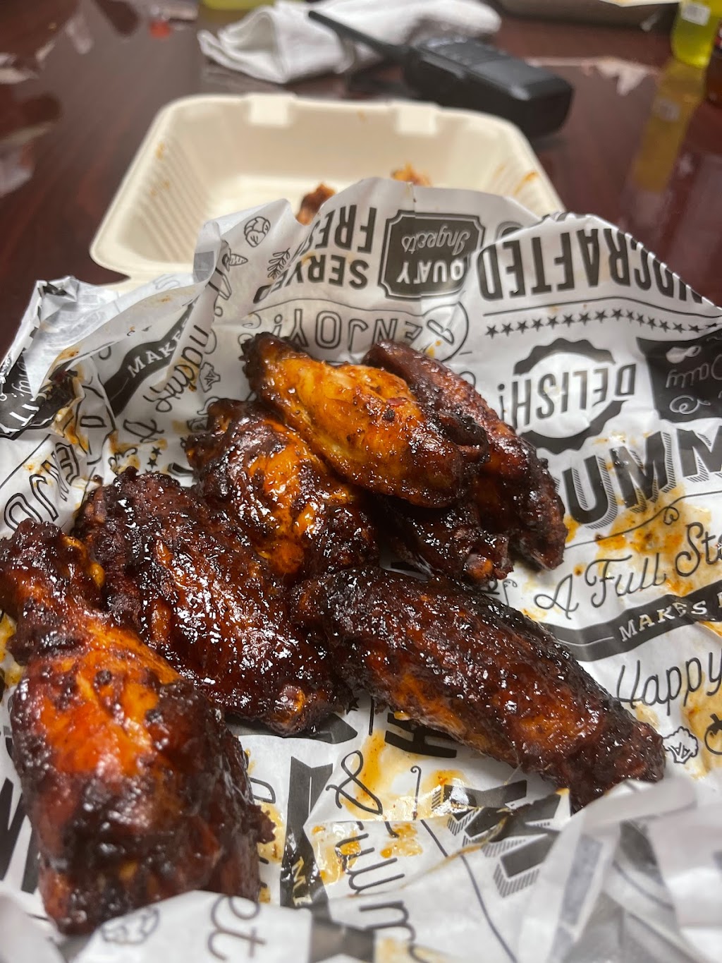 Str8 Drop Wings | restaurant | 304 W Woodlawn Ave, Louisville, KY 40214, USA | 5023985777 OR +1 502-398-5777