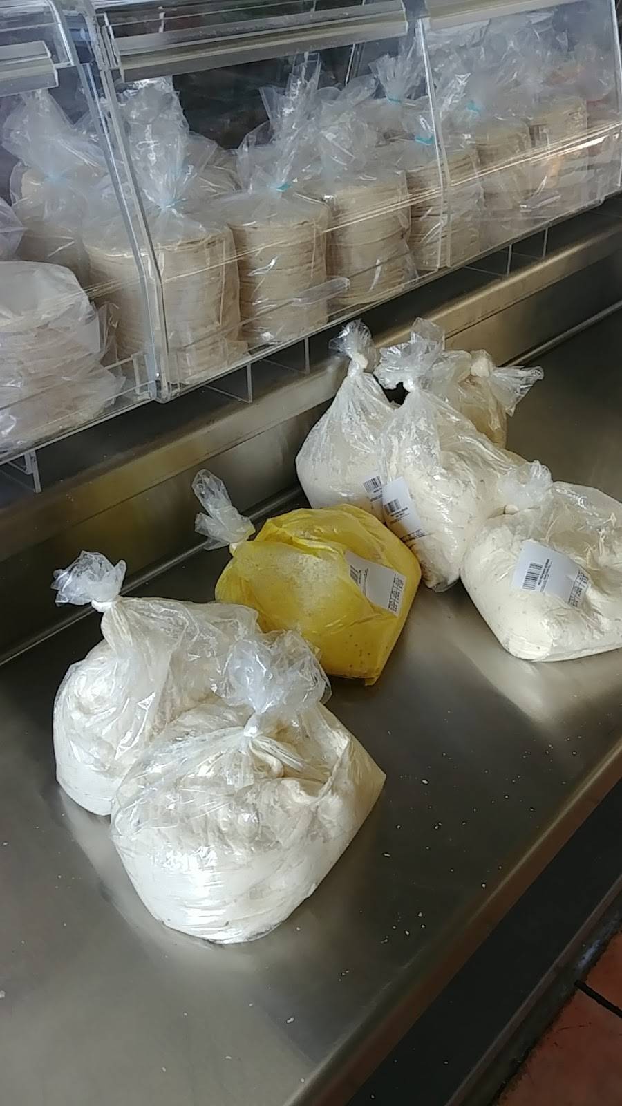 La Adelita | restaurant | 4000 Pico Blvd, Los Angeles, CA 90019, USA | 3237375563 OR +1 323-737-5563