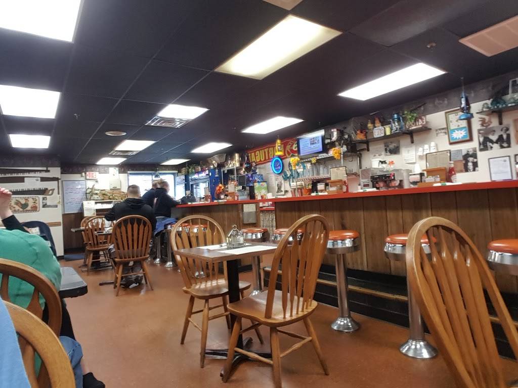 Moe Joe Country Diner | restaurant | 649 E Industrial Park Dr, Manchester, NH 03109, USA | 6036412993 OR +1 603-641-2993