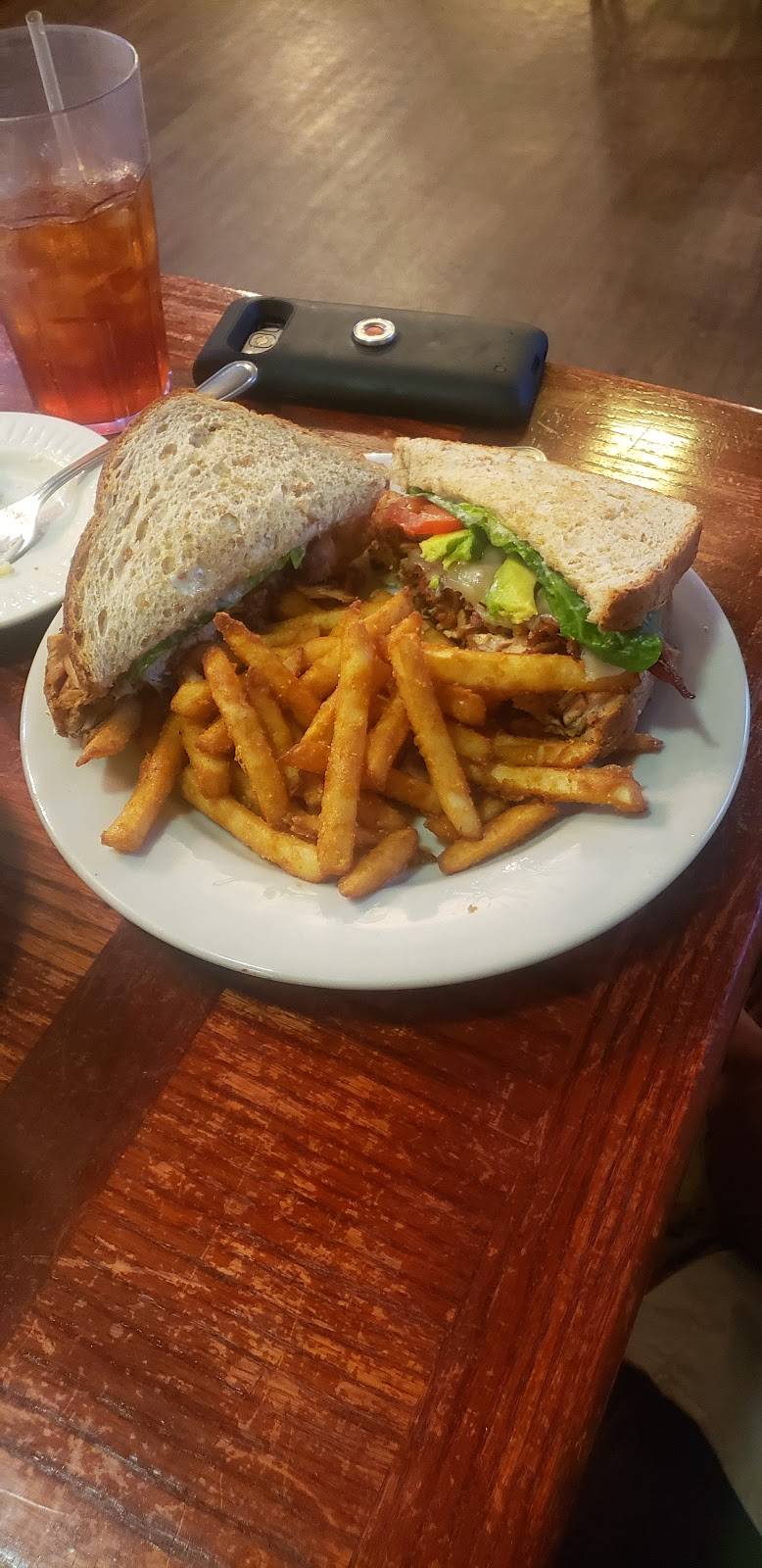 Texas Tea Room | restaurant | 100 E Sabine St, Carthage, TX 75633, USA | 9036938689 OR +1 903-693-8689