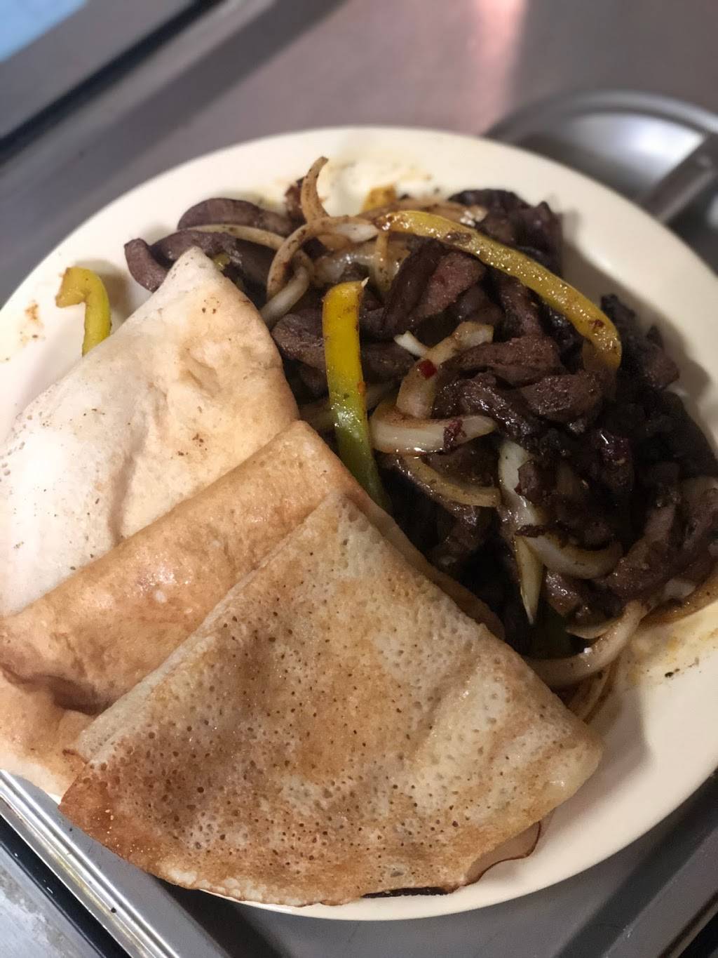 Hooyo Kitchen & cafe | restaurant | 5312 S 3rd St suit 101, Louisville, KY 40214, USA | 5026148264 OR +1 502-614-8264