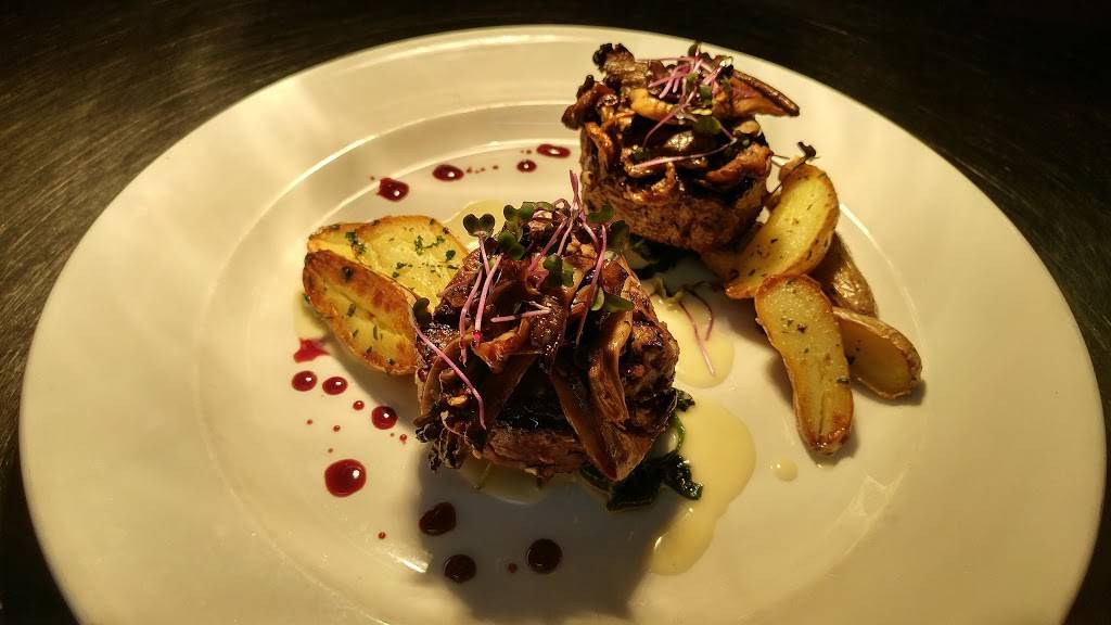 Martingale Wharf | restaurant | 99 Bow St Suite W, Portsmouth, NH 03801, USA | 6034310901 OR +1 603-431-0901