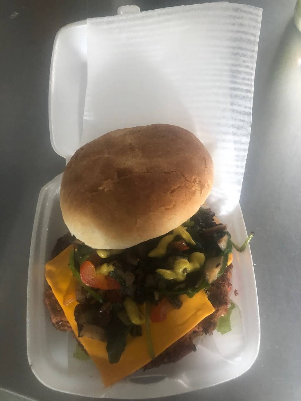 C&G Lunchbox LLC | restaurant | 56 Willow St, Waterbury, CT 06710, USA | 2035652397 OR +1 203-565-2397