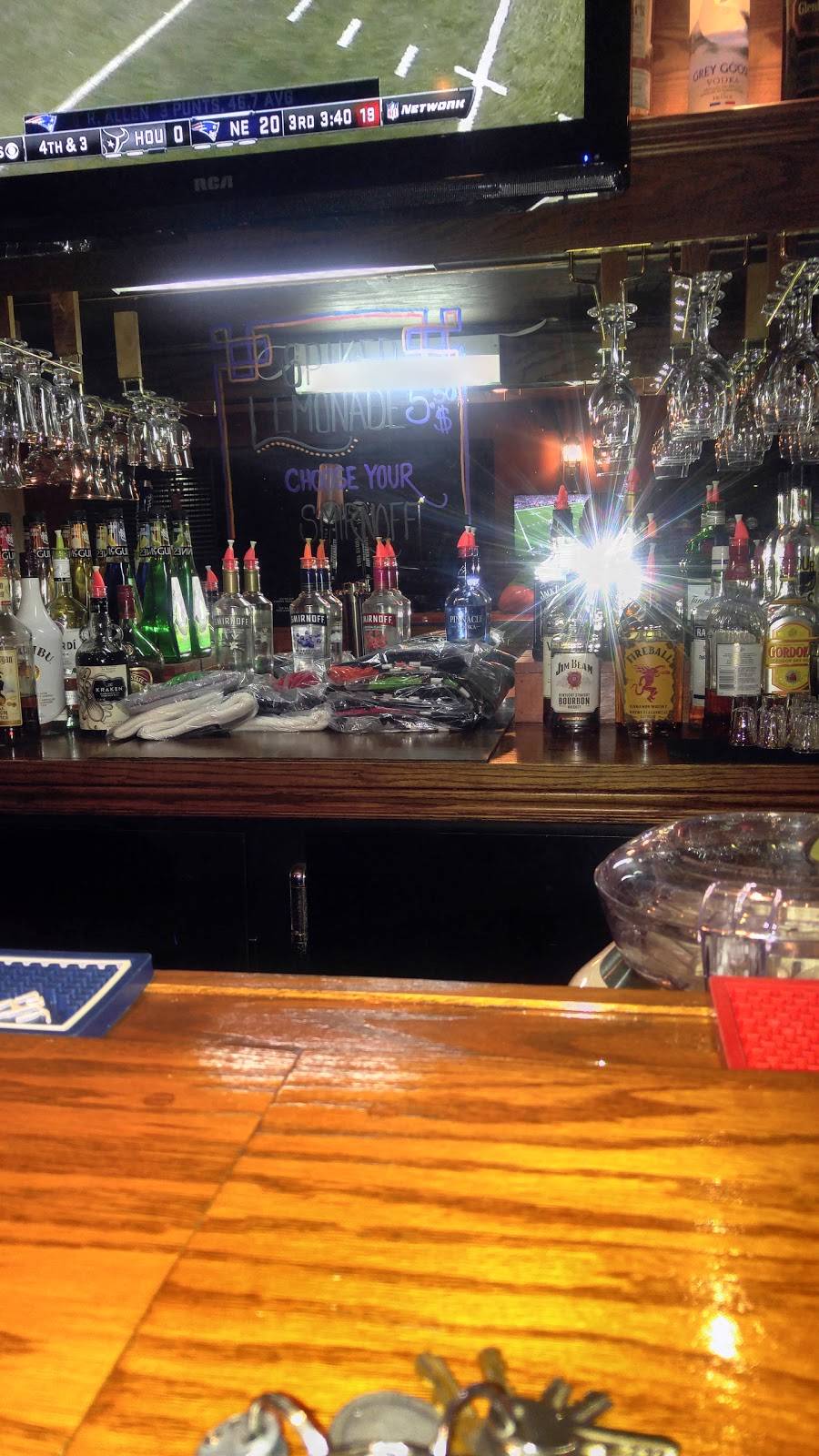 Hideout Bar & Grill | restaurant | 989 Front Rd, Windsor, ON N9J 2A5, Canada | 5197348844 OR +1 519-734-8844