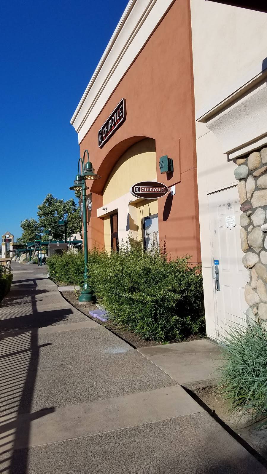 Chipotle Mexican Grill | restaurant | 9828 Mission Gorge Rd Ste C, Santee, CA 92071, USA | 6196554784 OR +1 619-655-4784