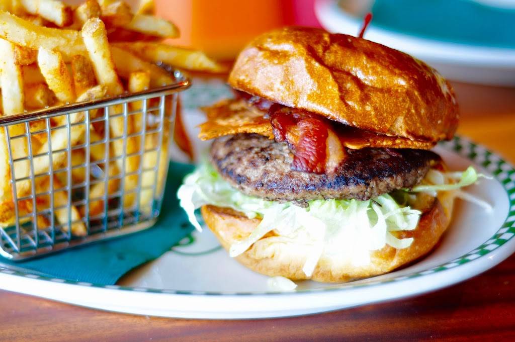 Barneys Beanery | restaurant | 1351 3rd St, Santa Monica, CA 90401, USA | 3106565777 OR +1 310-656-5777