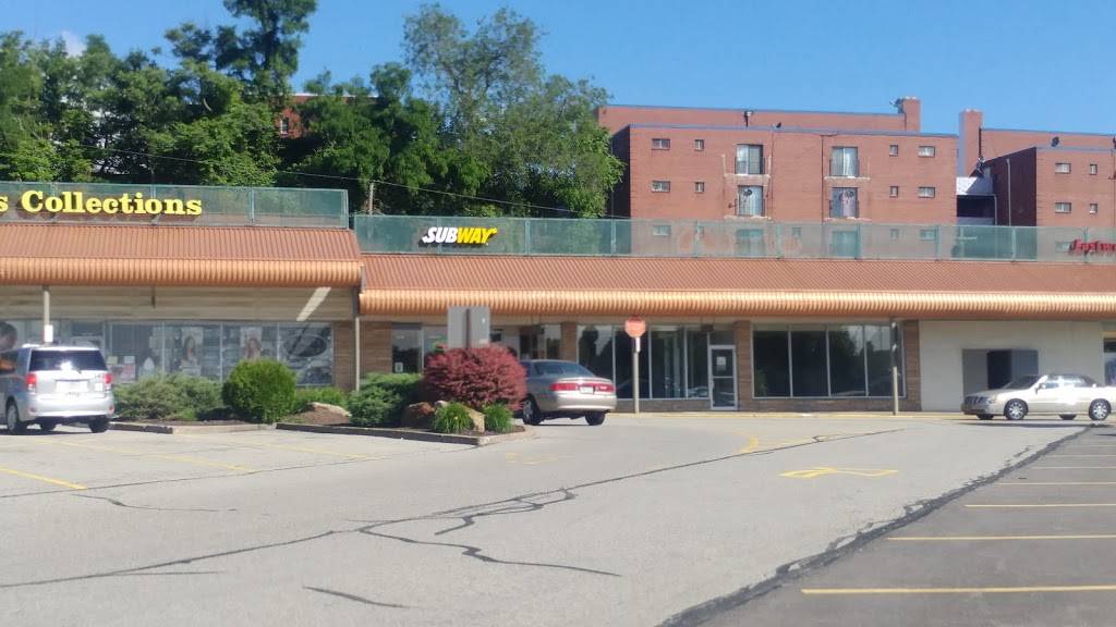 Subway | restaurant | 11667 Penn Hills Dr, Pittsburgh, PA 15235, USA | 4122416110 OR +1 412-241-6110