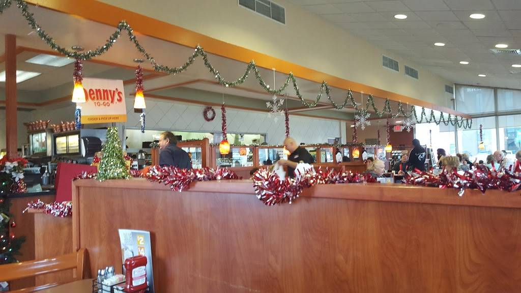 Dennys | restaurant | 7627 W 95th St, Hickory Hills, IL 60457, USA | 7085998666 OR +1 708-599-8666