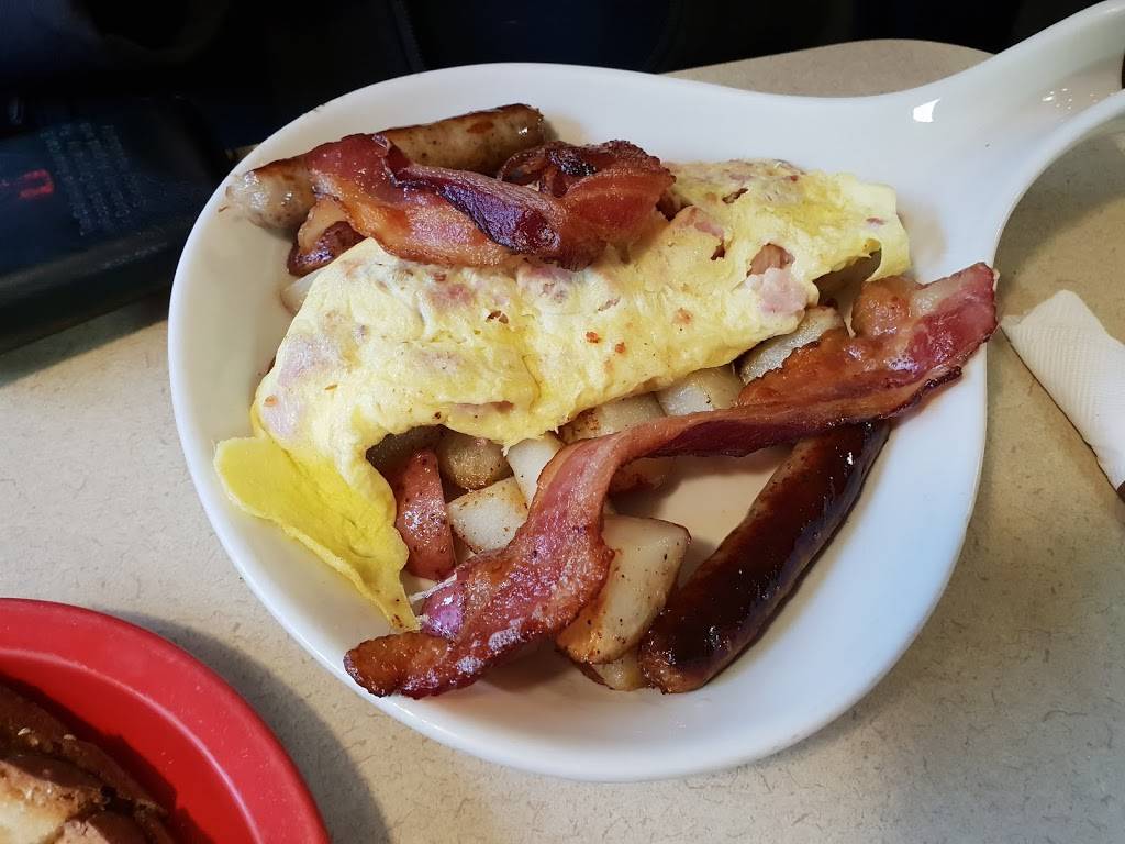 Country Kitchen Restaurant | restaurant | 528 MN-7 E, Hutchinson, MN 55350, USA | 3205874940 OR +1 320-587-4940